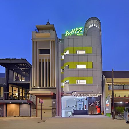 Whiz Hotel Falatehan Giacarta Esterno foto