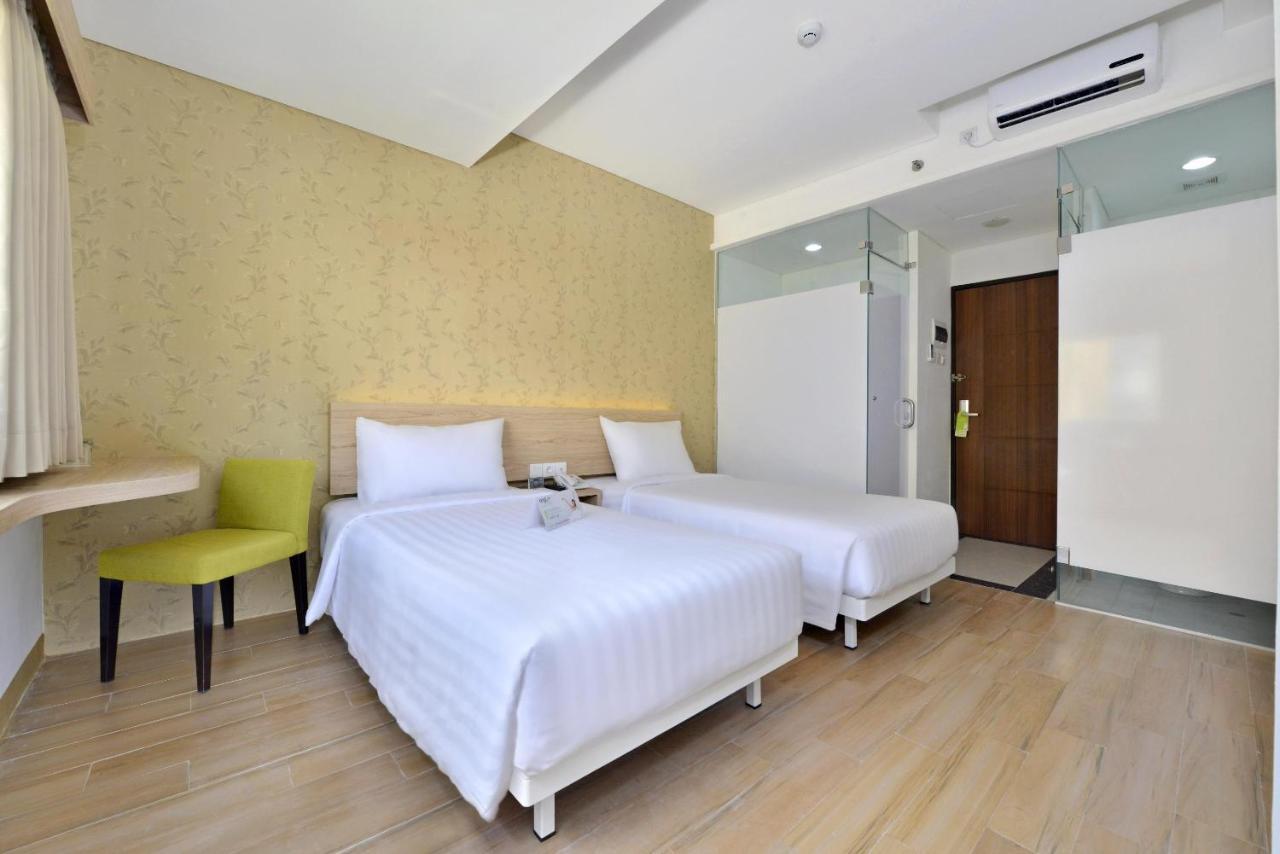 Whiz Hotel Falatehan Giacarta Esterno foto