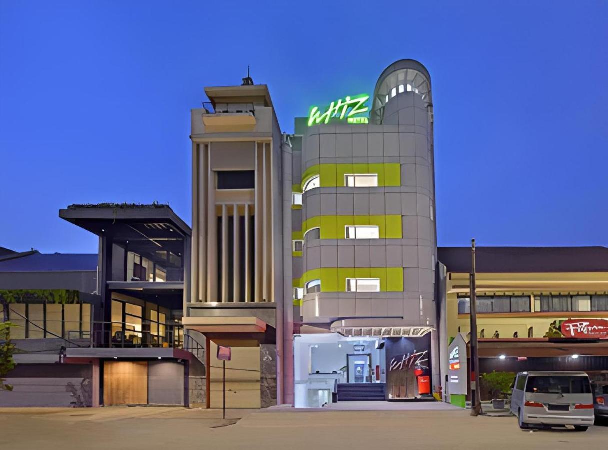 Whiz Hotel Falatehan Giacarta Esterno foto