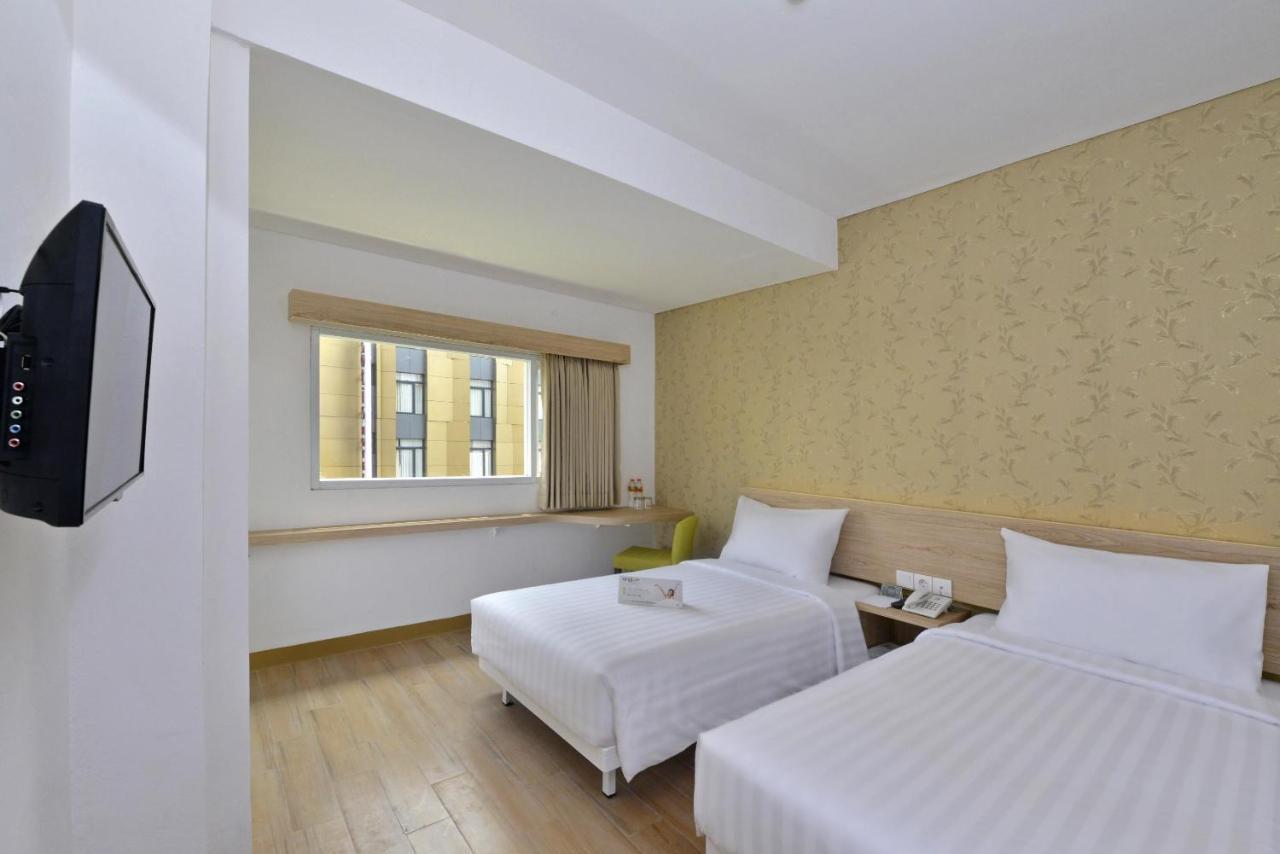 Whiz Hotel Falatehan Giacarta Esterno foto
