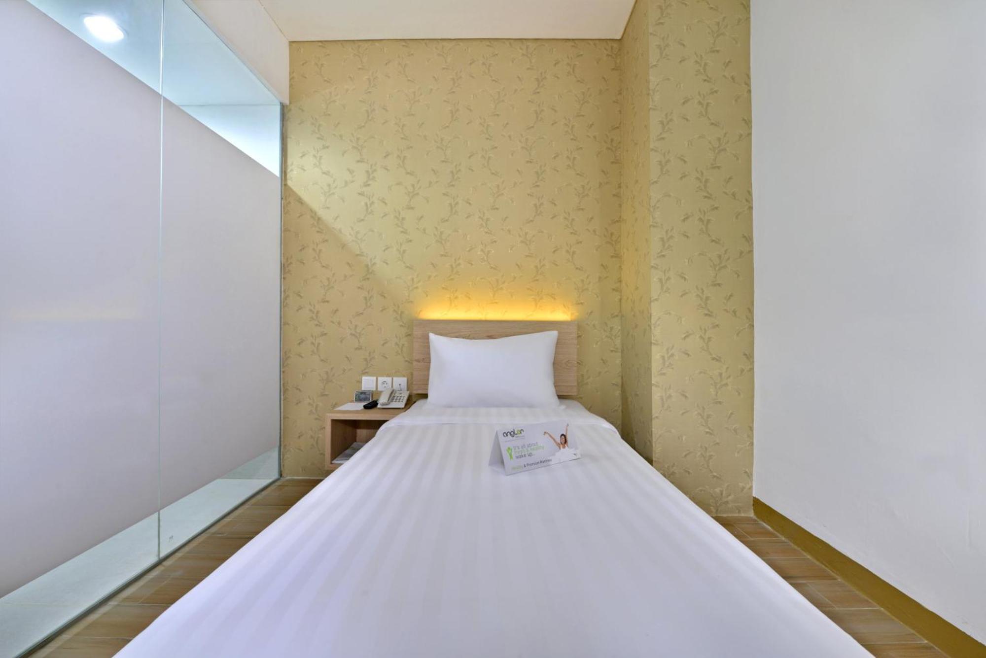 Whiz Hotel Falatehan Giacarta Esterno foto