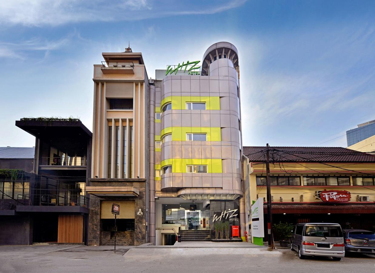 Whiz Hotel Falatehan Giacarta Esterno foto