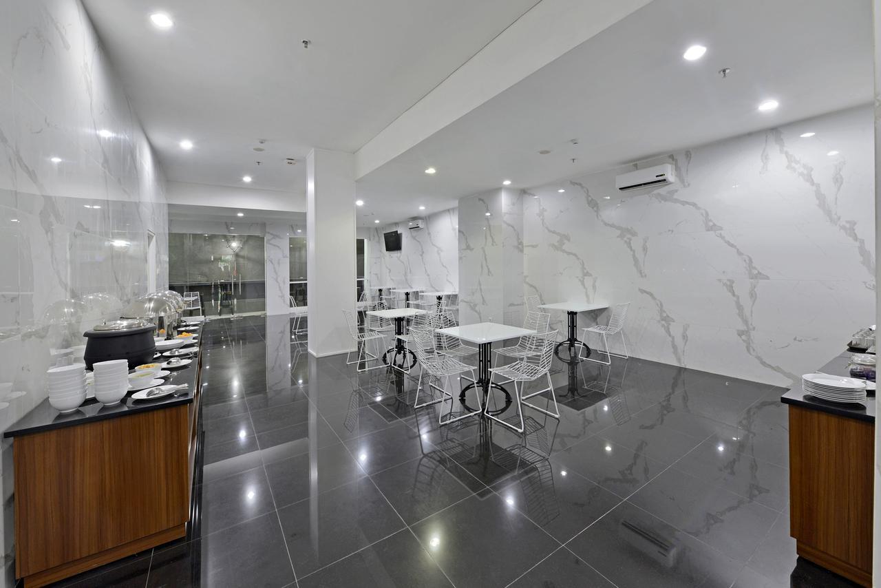 Whiz Hotel Falatehan Giacarta Esterno foto