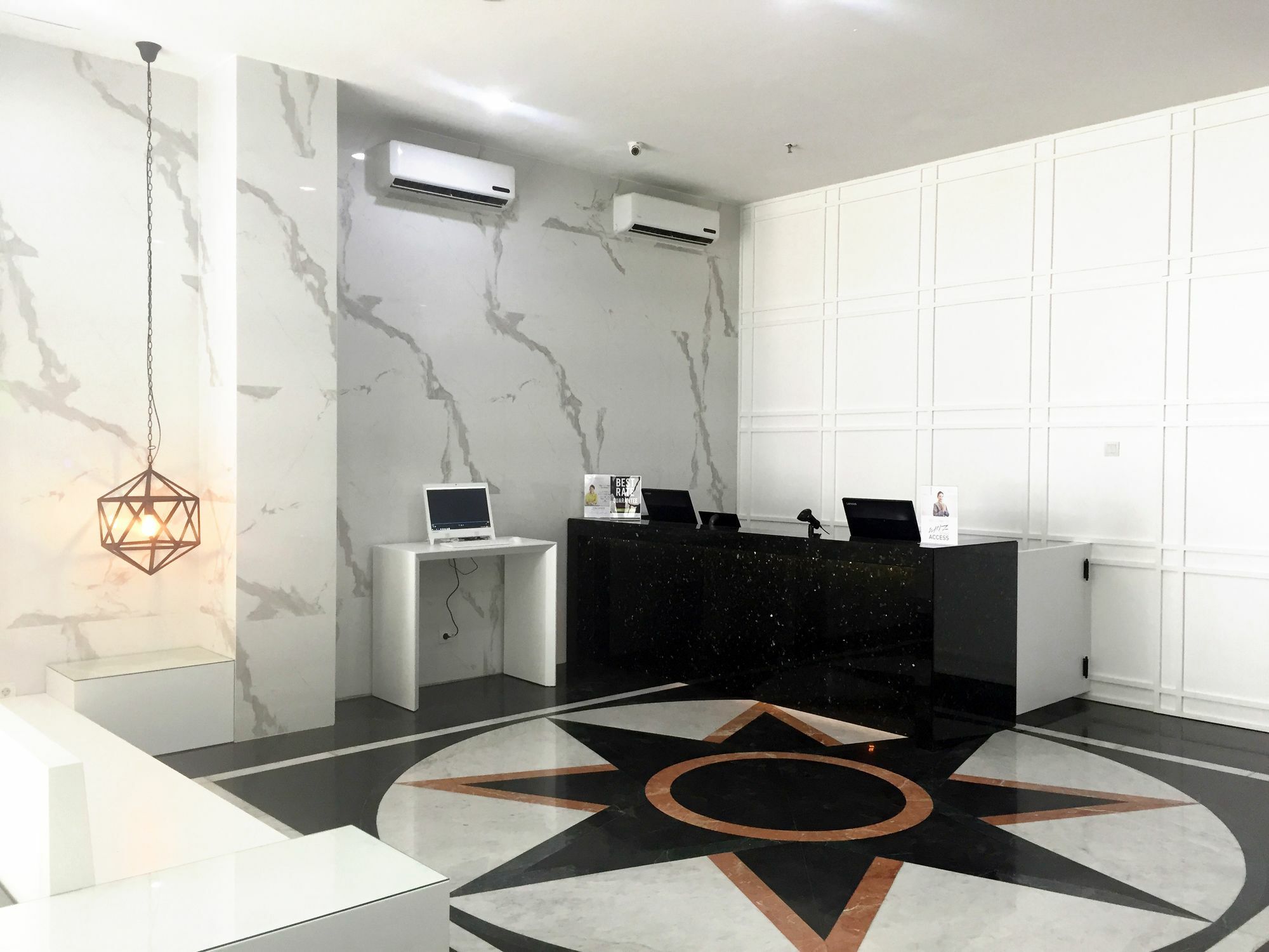 Whiz Hotel Falatehan Giacarta Esterno foto